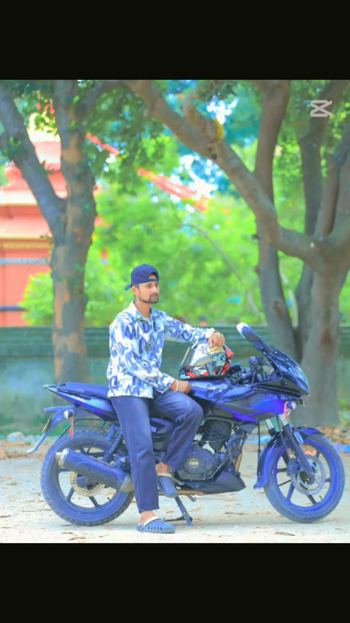 @Mukesh_PrajapaTi🤫🥀💯