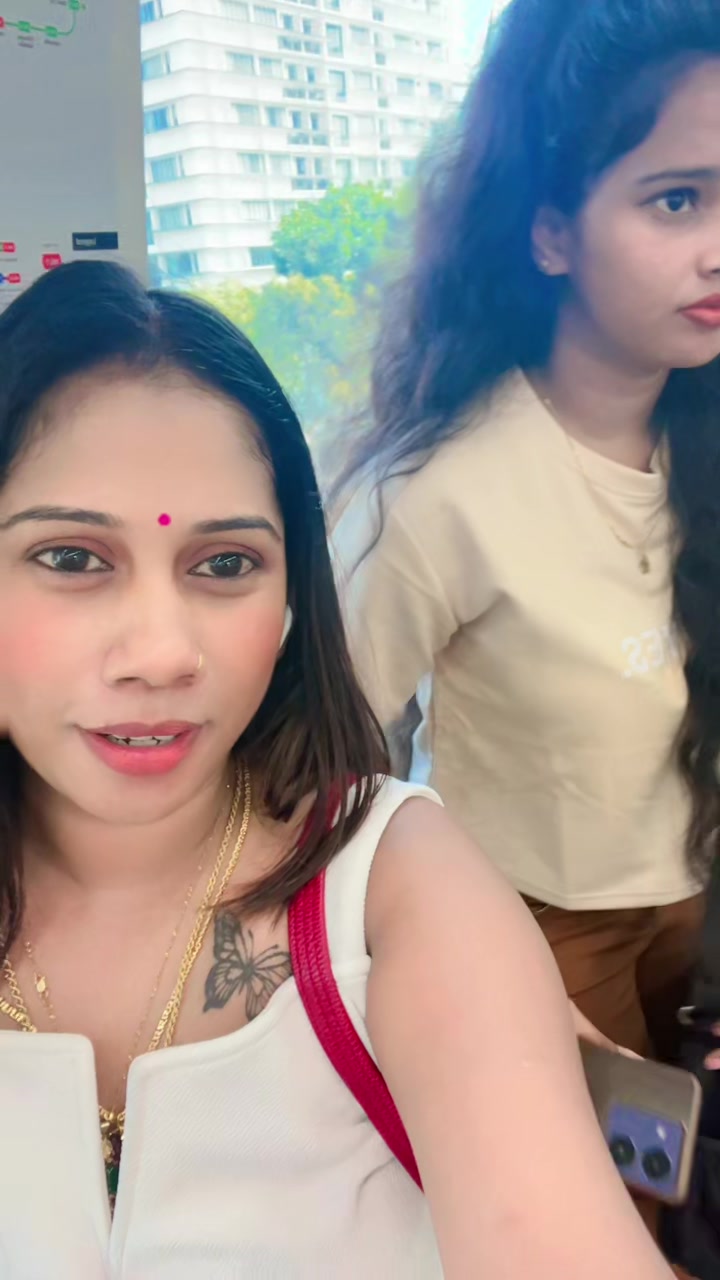 @06cutedilani🇱🇰🇸🇬