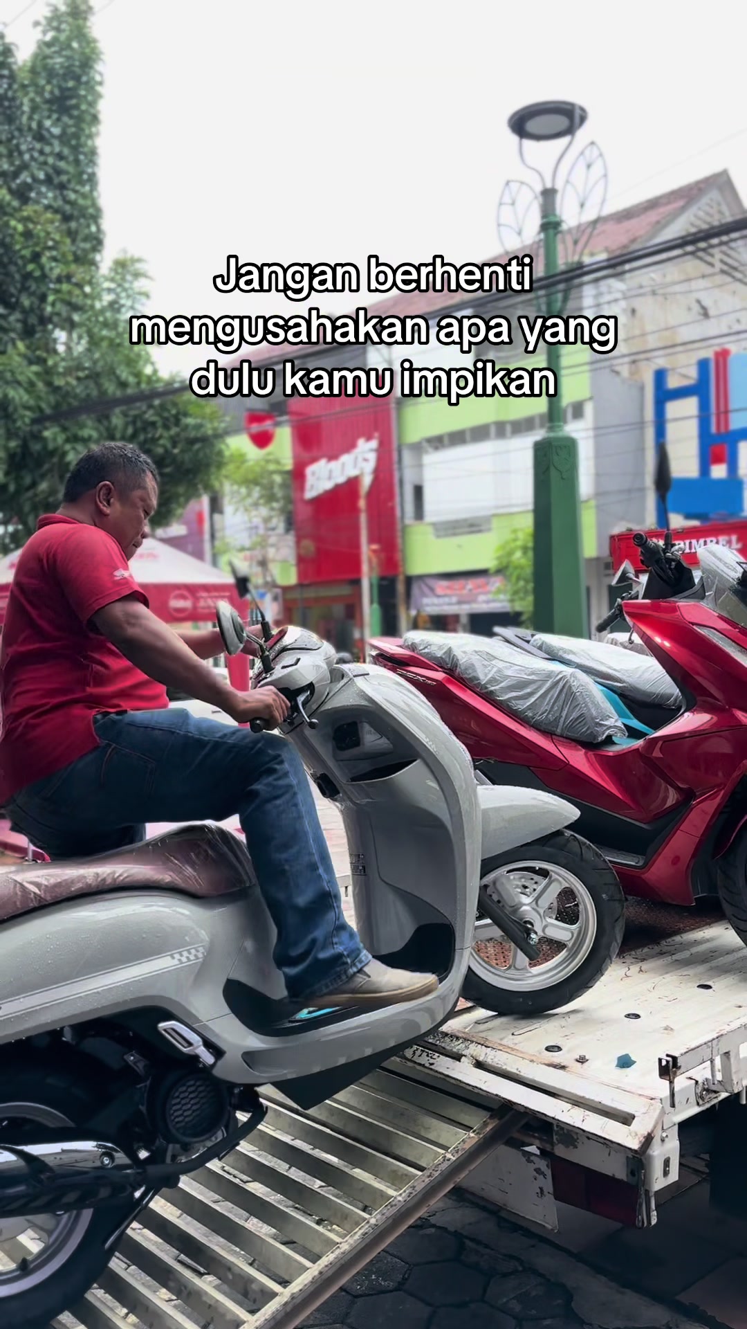 @UmiieJayaMotorKudus