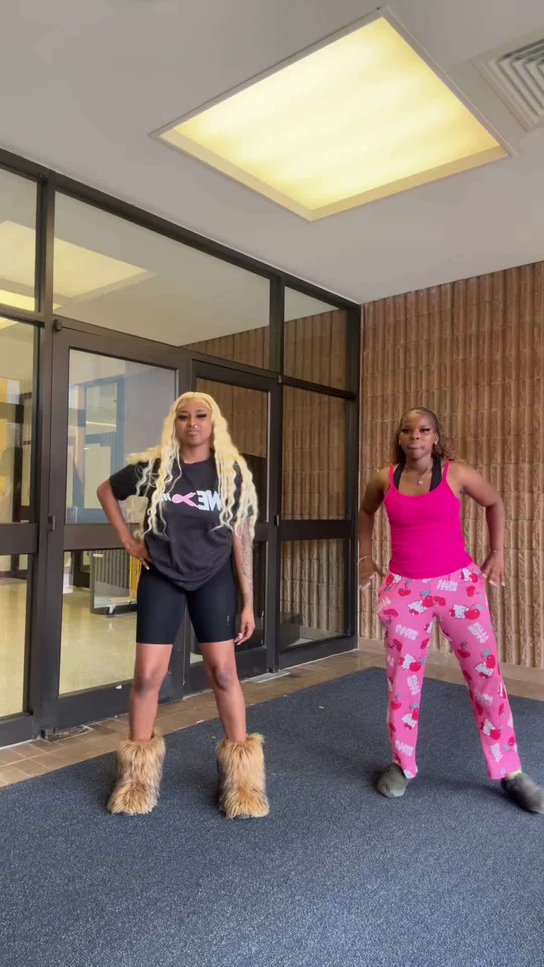 @👸🏾