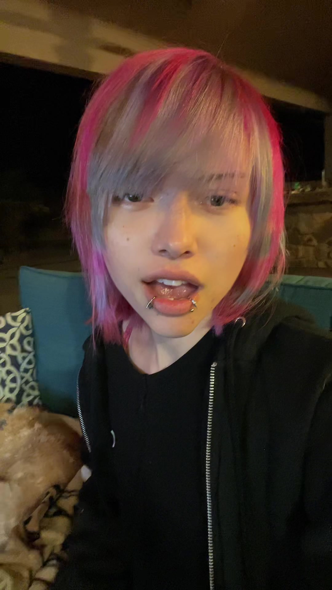 @_.Mothgirl._