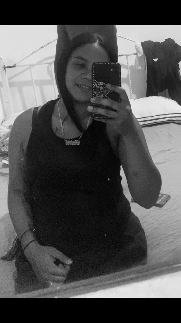 @Mart&iacute;nez 😌🖤
