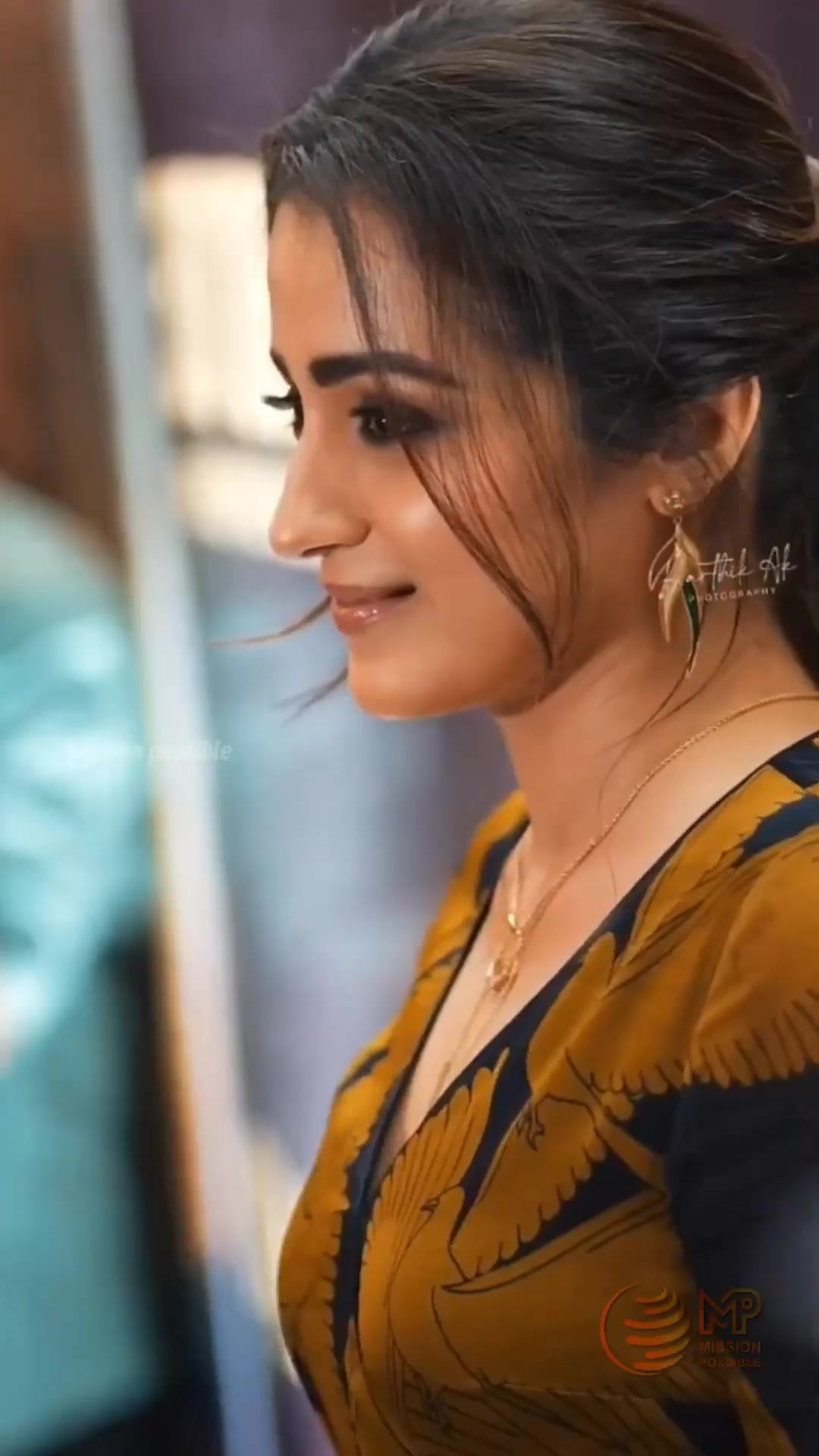 @𝑻𝒓𝒊𝒔𝒉𝒂 💛