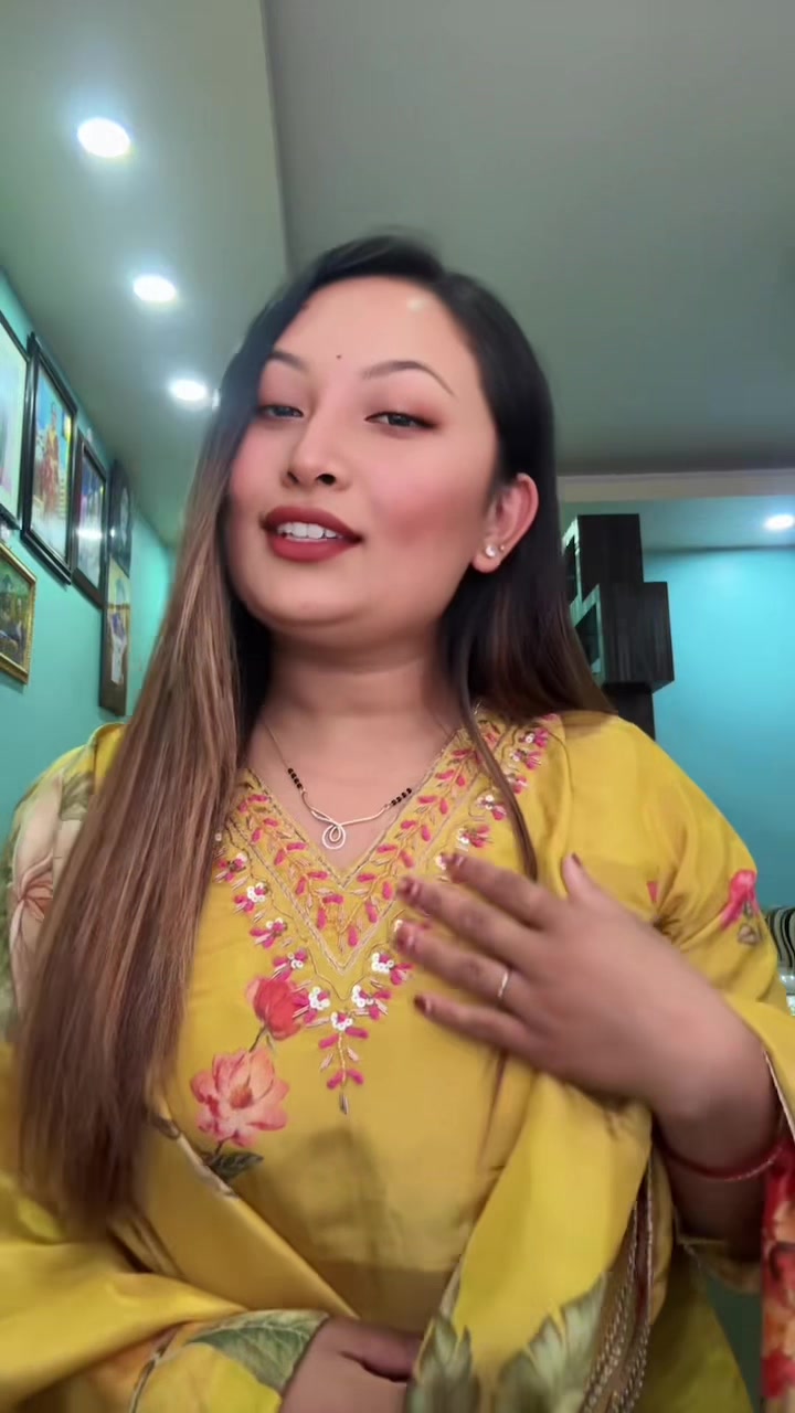 @एलीशा🧿🌸