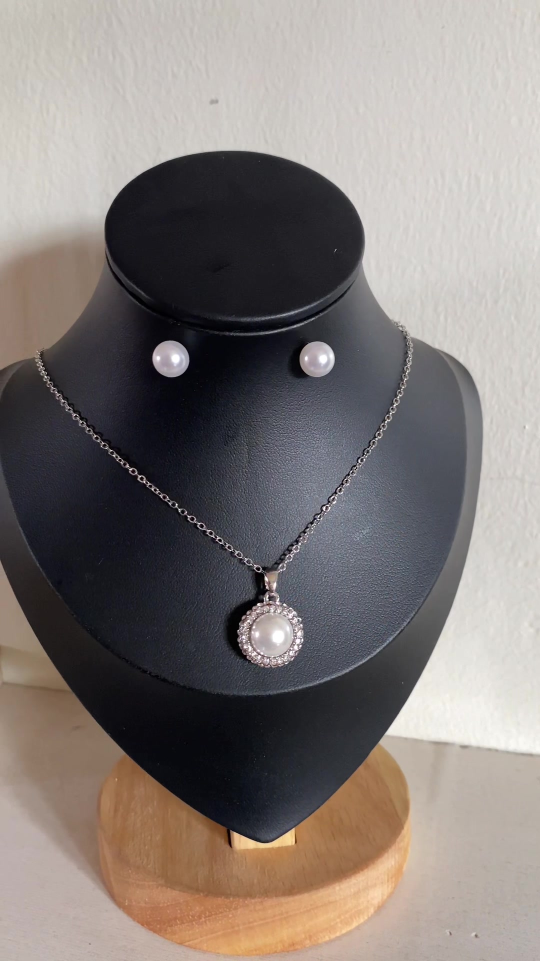 @BOSSY JEWELRY.ug