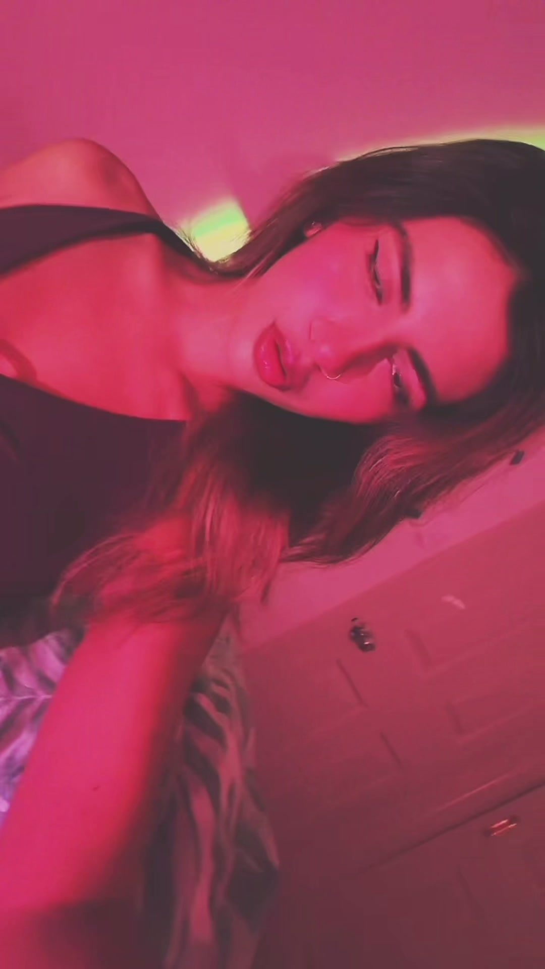 @Y💋ྀིྀི