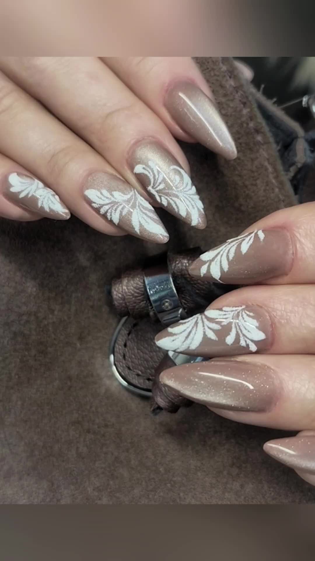 @ARoNAILA