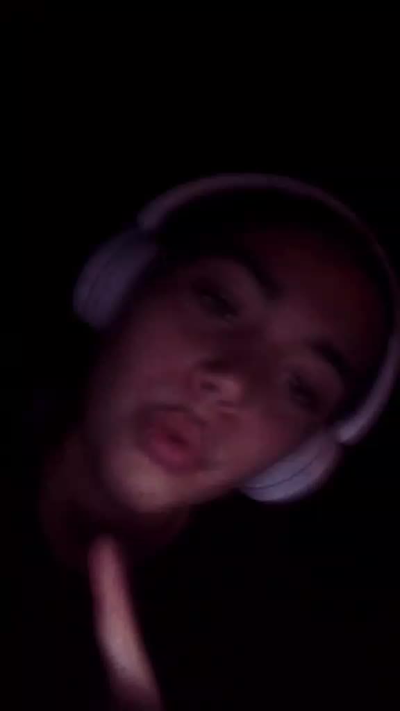 @𝐴𝑚𝑦_𝐸𝑚𝑢𝑐𝑐𝑖𝑎012