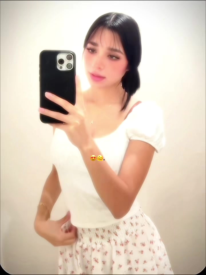 @🧊ྀིྀི𝑨𝒏𝒅𝒓𝒆𝒂_👁️👁️