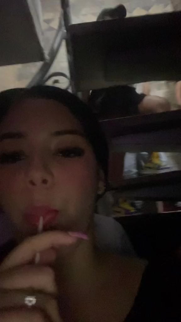 @👑