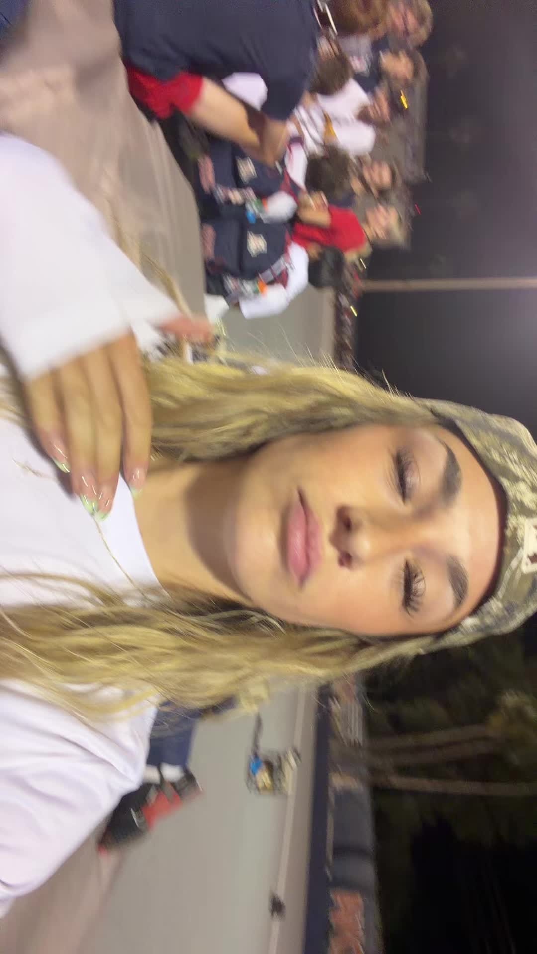 @sydnievanek