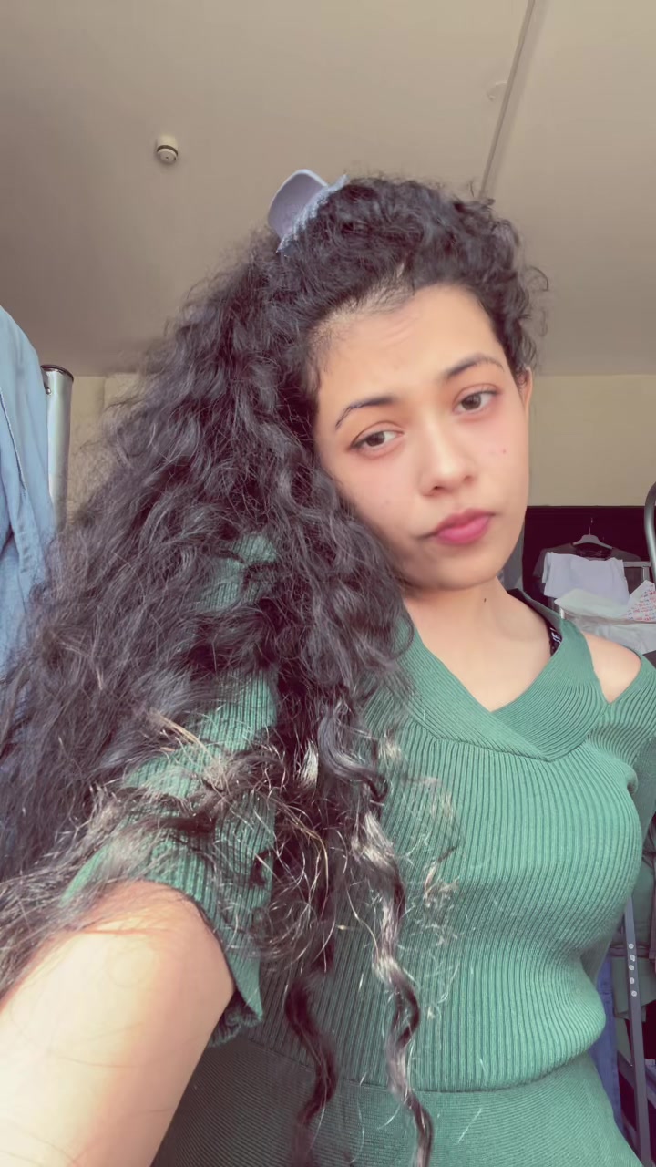 @Curly girl ✈️🇦🇪