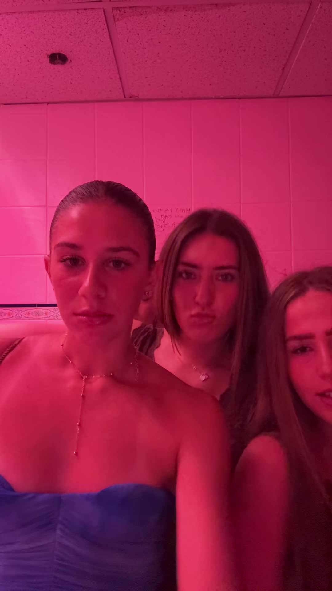 @Ayla💋🦄🪩🦋