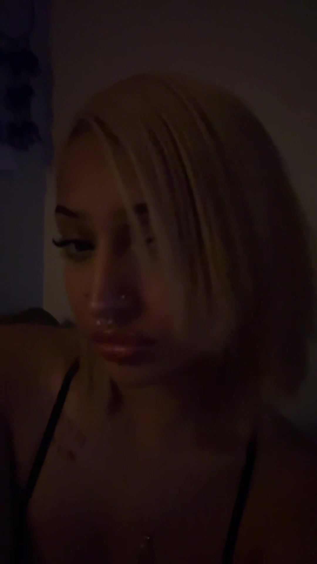 @𝓇𝑜𝓂𝒶𝓃𝒶 <3