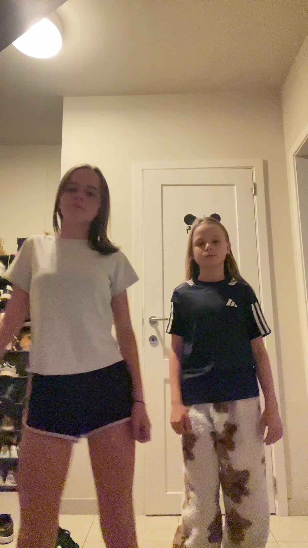 @eliseloewie