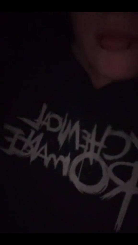 @🖤