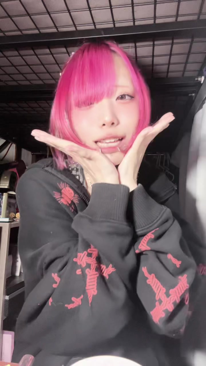 @陰キャちゃん(⃔ *`꒳´ * )⃕↝