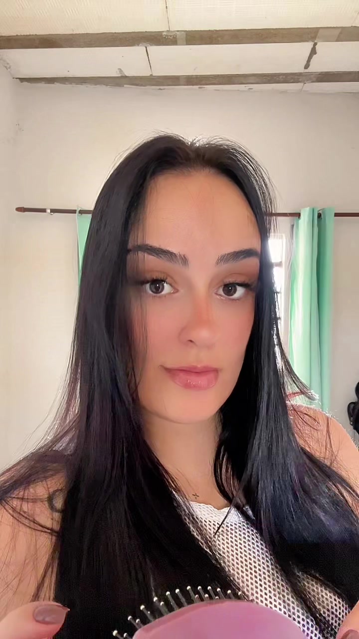 @Larinha 🌸