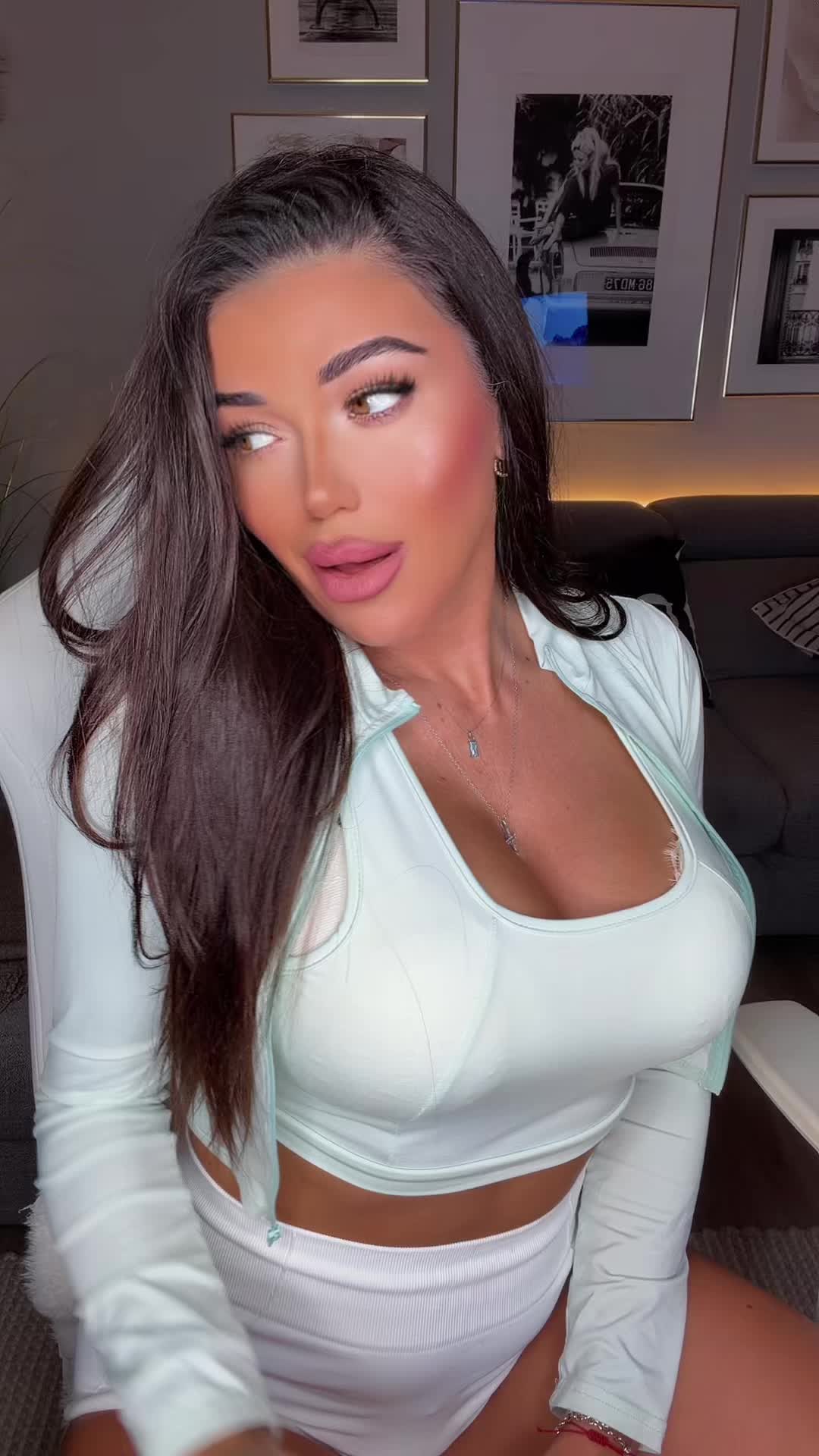 @Valentina
