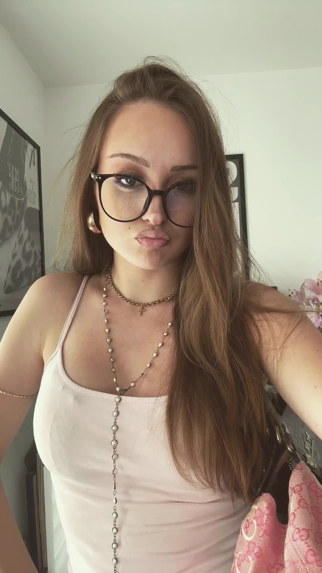 @𝓐&lsquo;🐊🍸