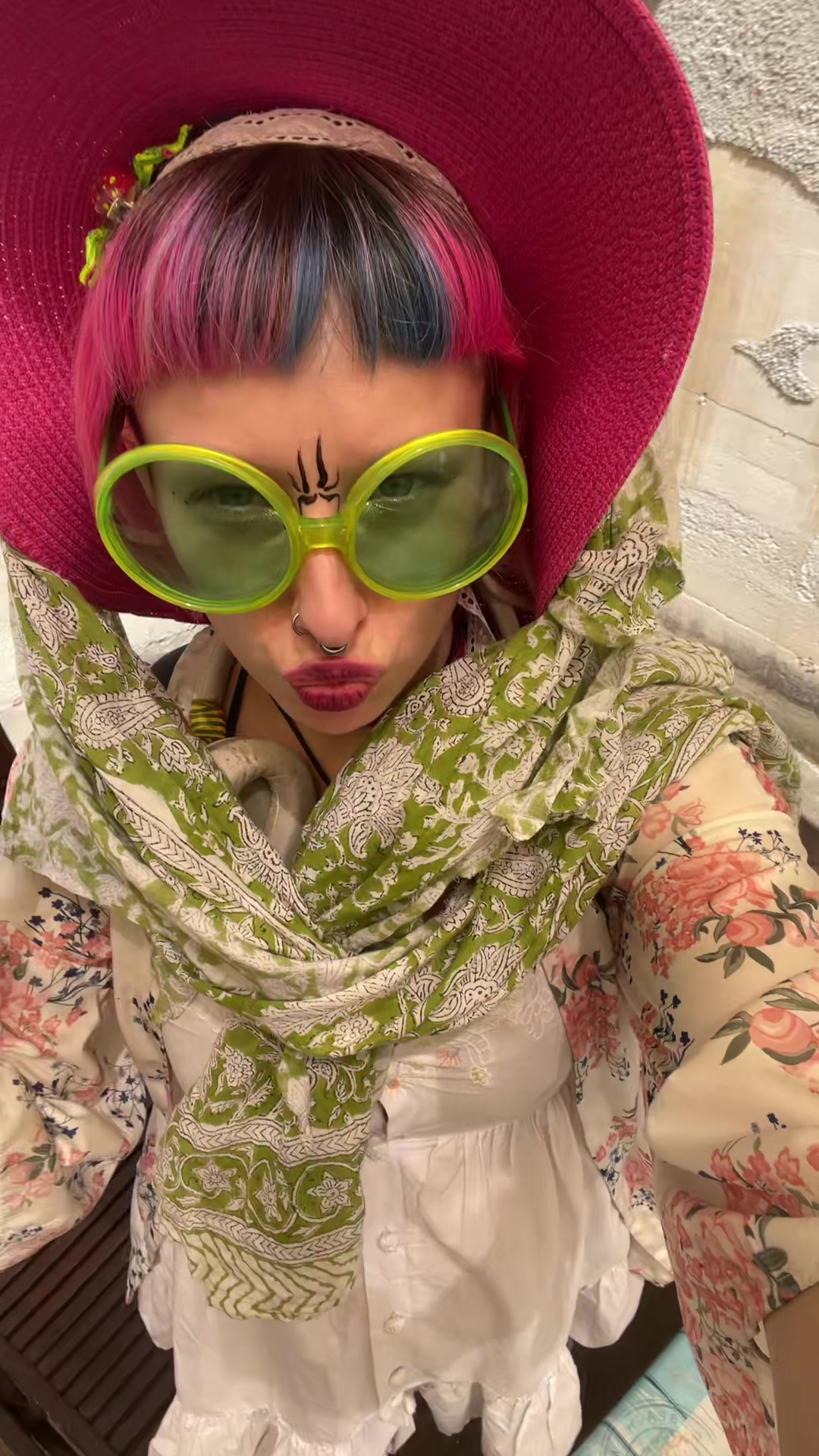 @weirdlywelldressed