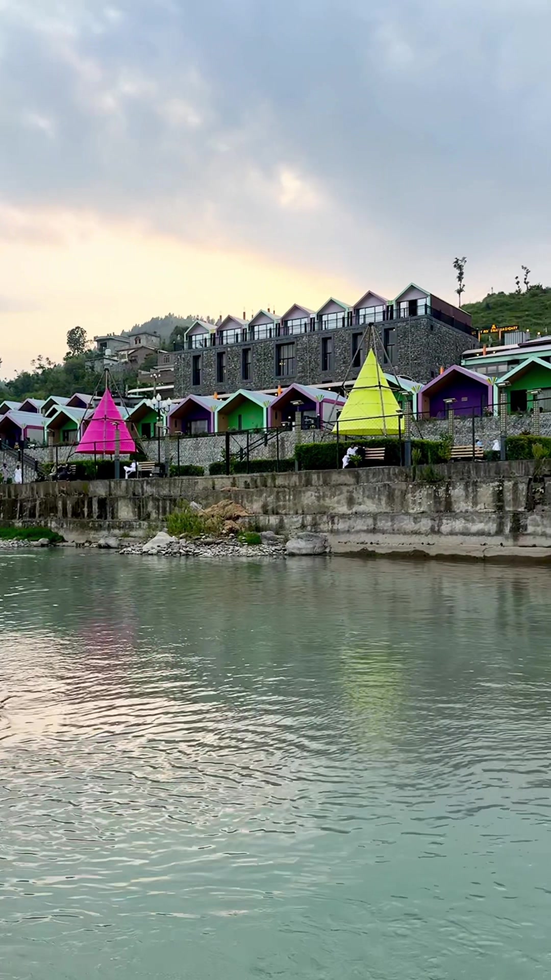 @iYi Luxury Inn Swat