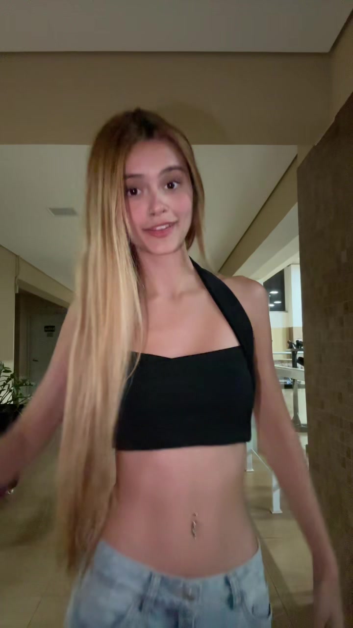 @Clara_branquinhoo