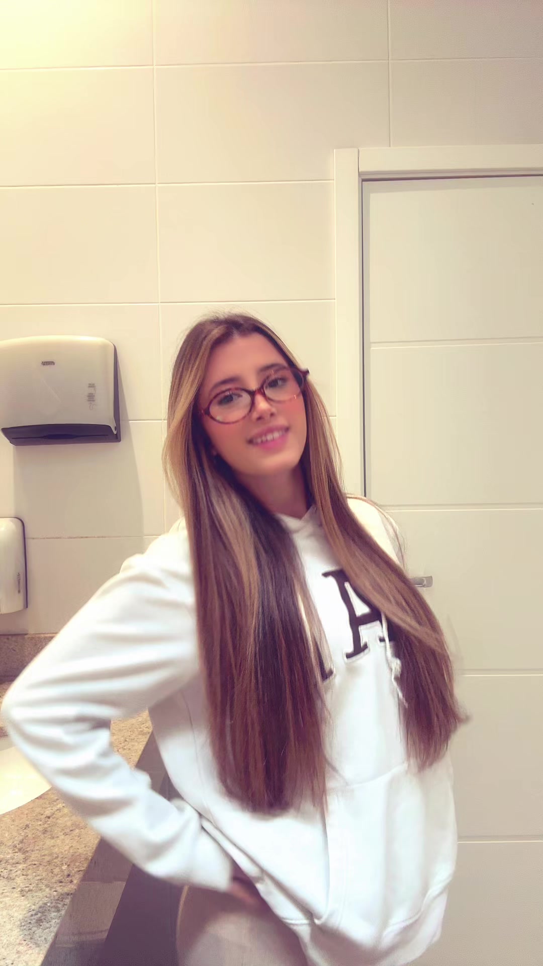 @laura