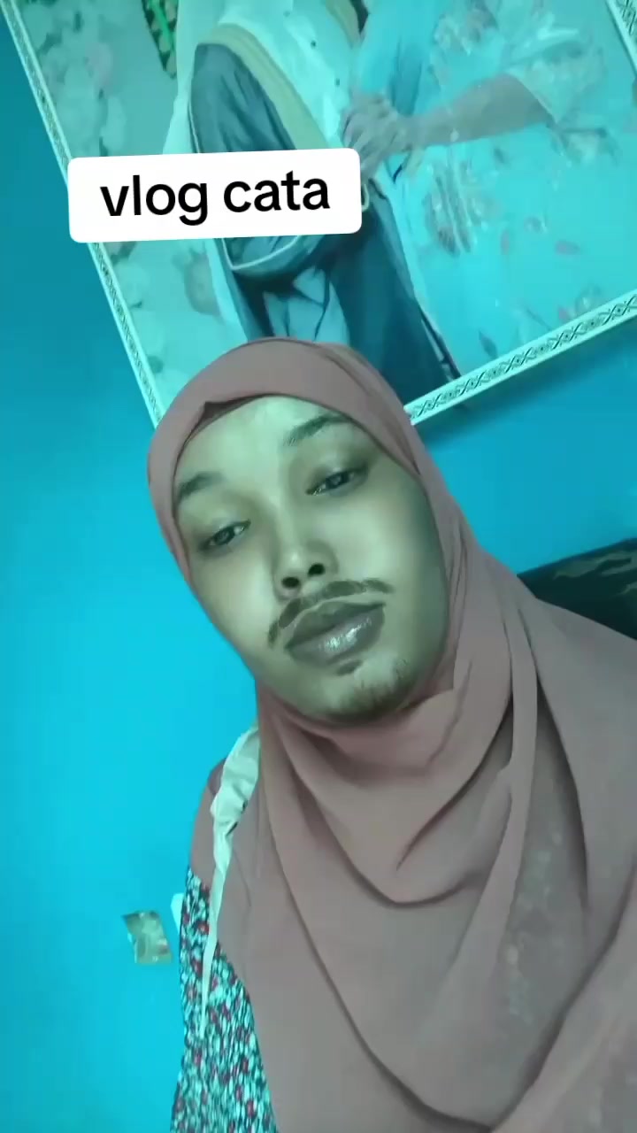 @😭