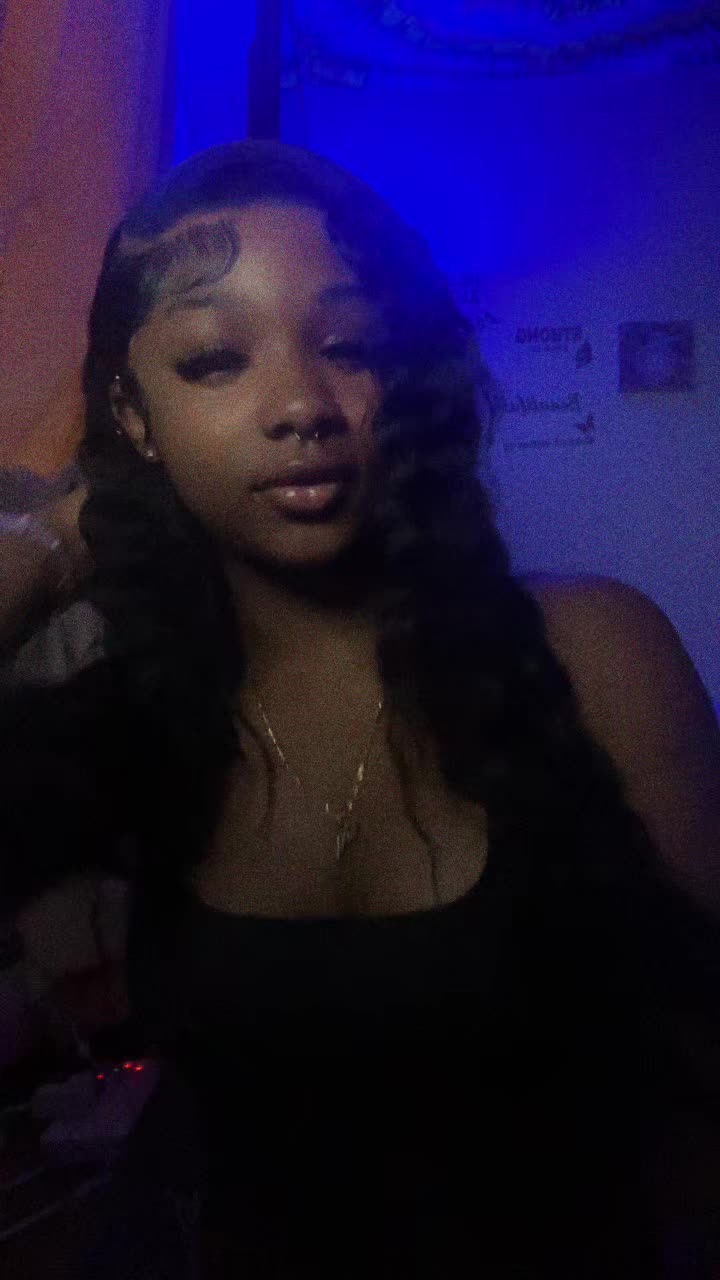 @ariisluggaa👩🏾❤️💋👩🏾🫦