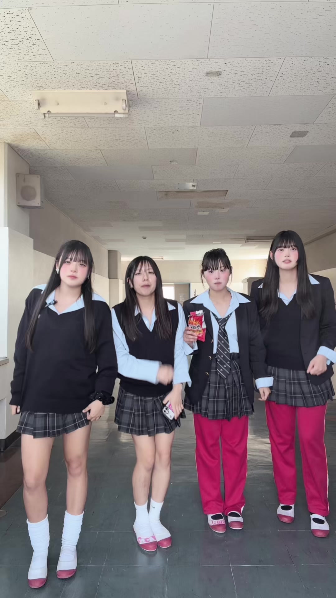 @こな