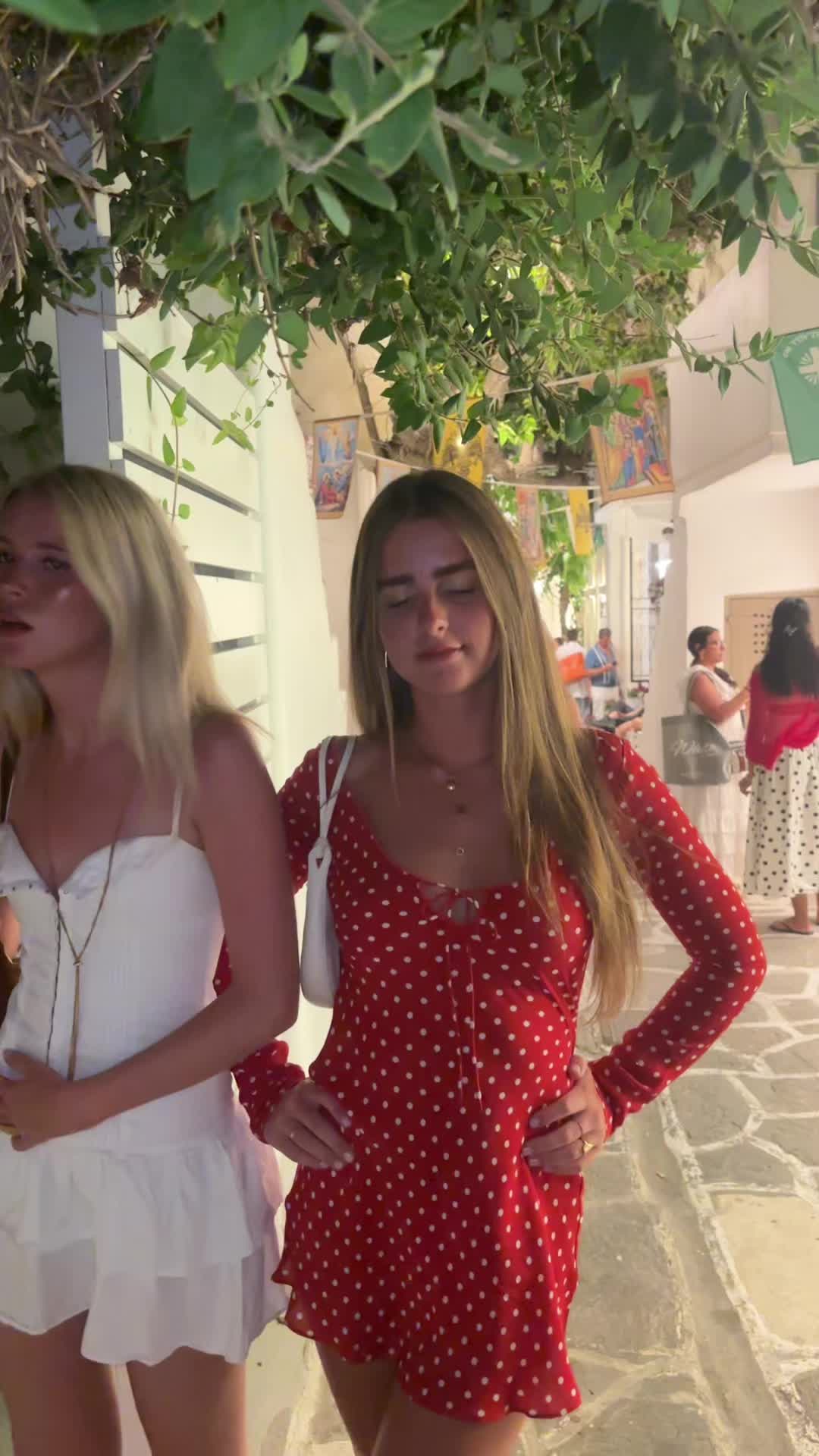 @domino