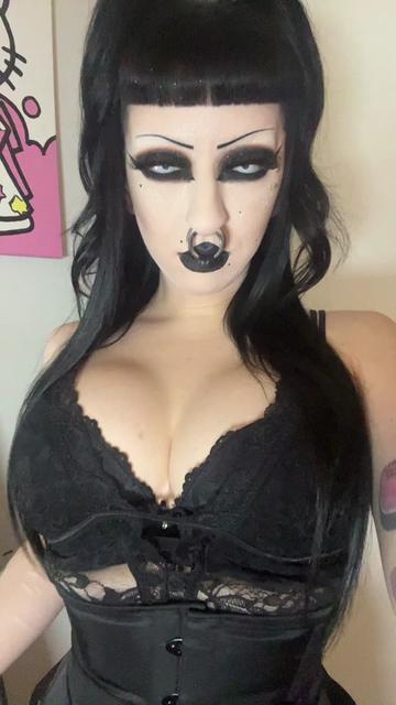 @Duvessa🔪🩸💋