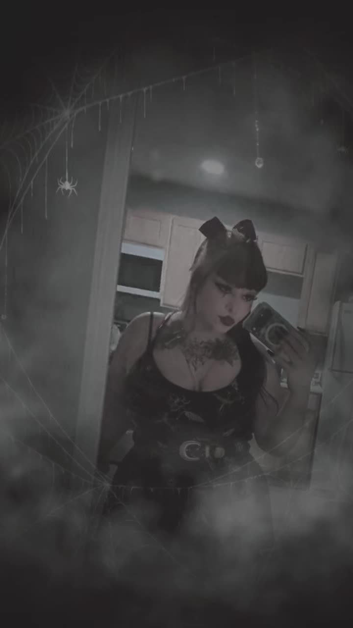 @🖤🤘Emi🤘🖤