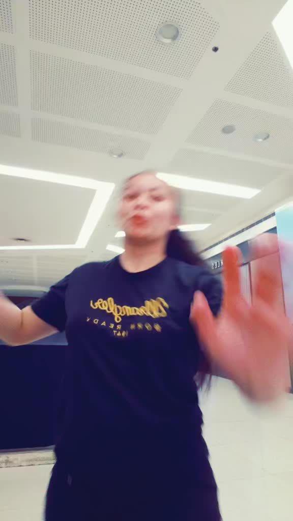 @伊笑