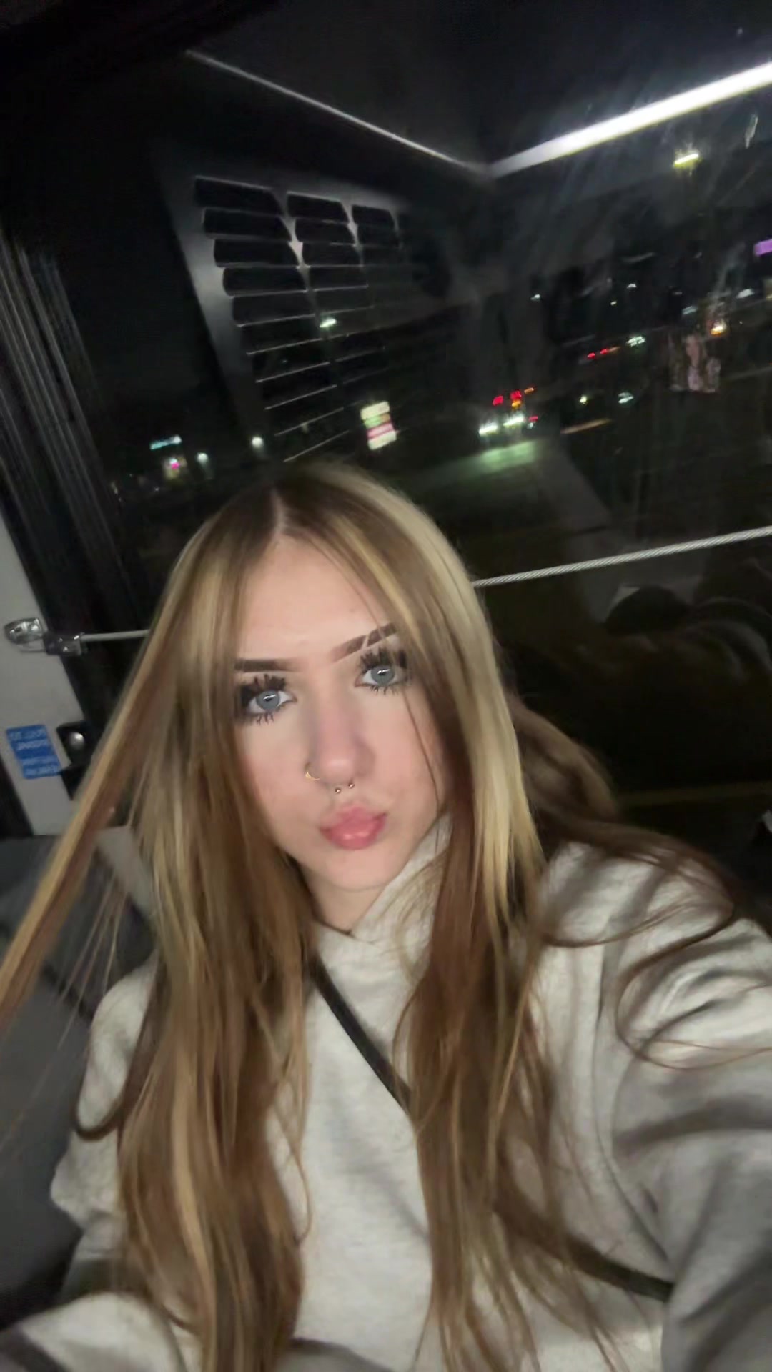 @💋.