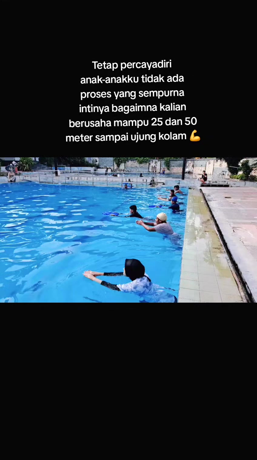 @Ria swimming NTT