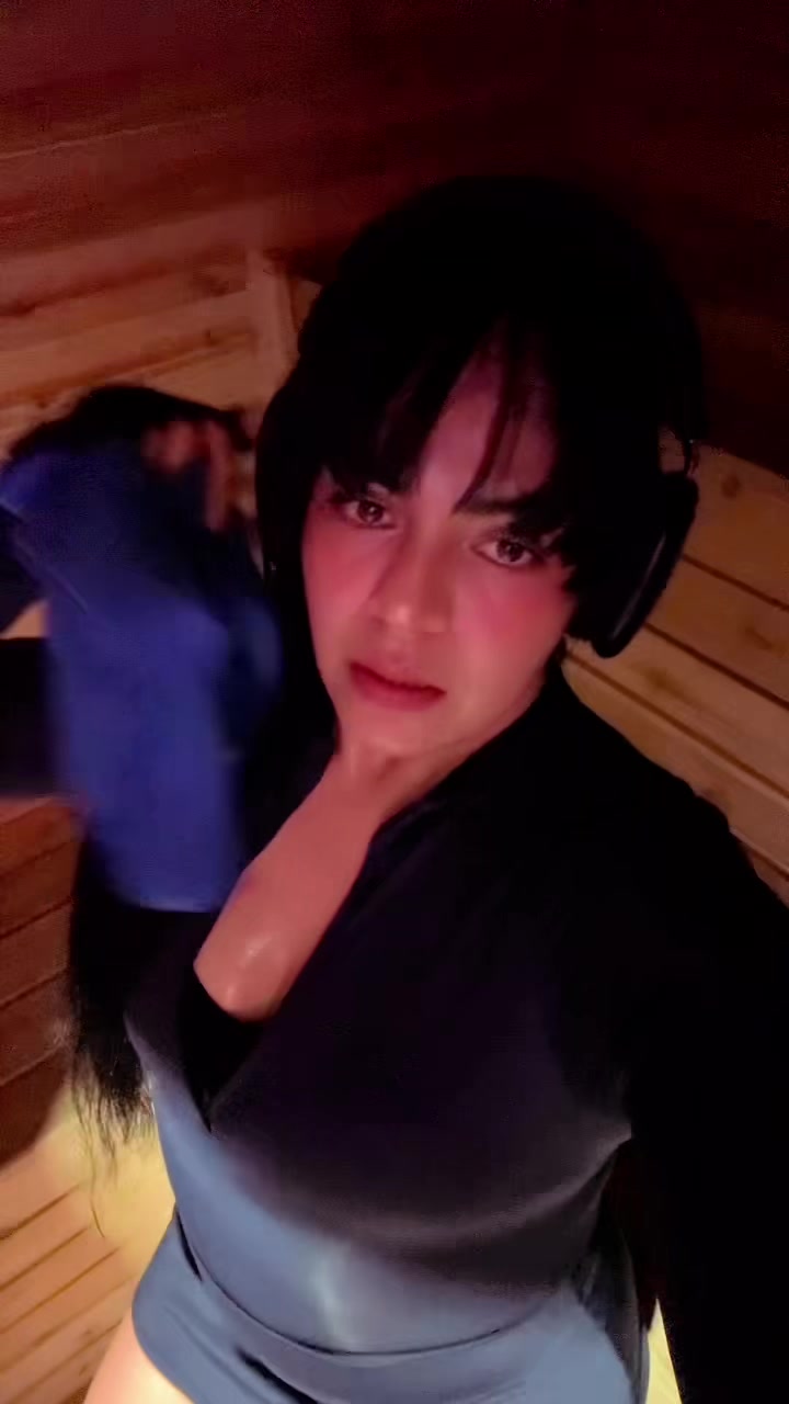 @Elena 🖤86