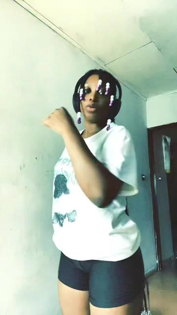 @Lilipucienne🏳️🌈🧜♀️🦋😈