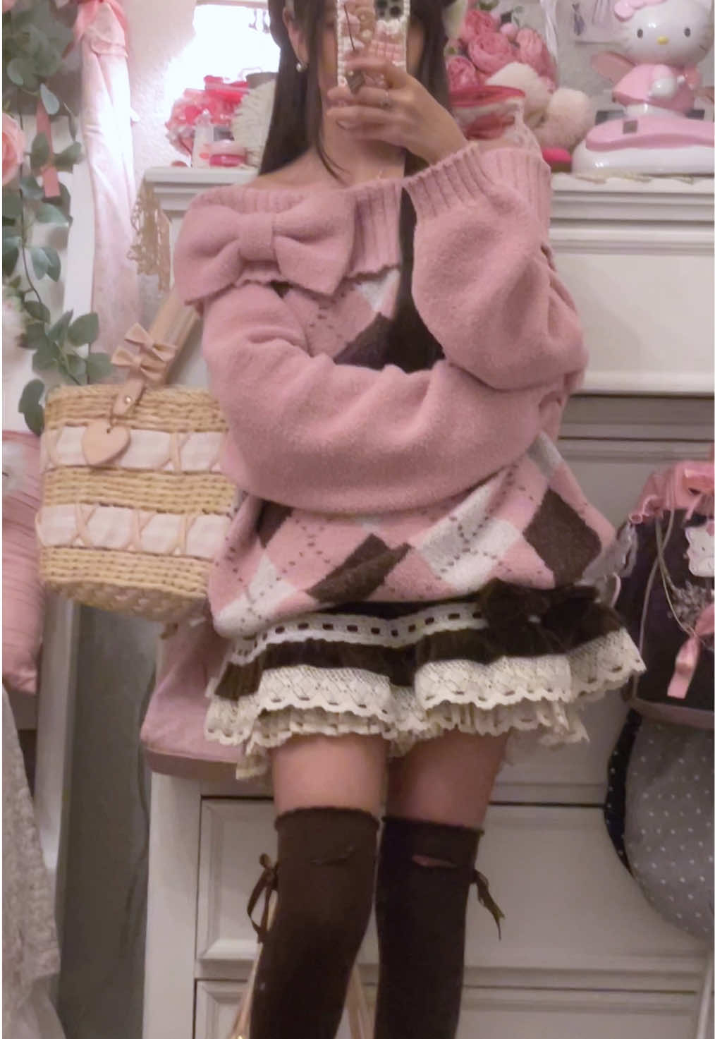 @ପ(๑&bull;ᴗ&bull;๑)ଓ ♡ queenie