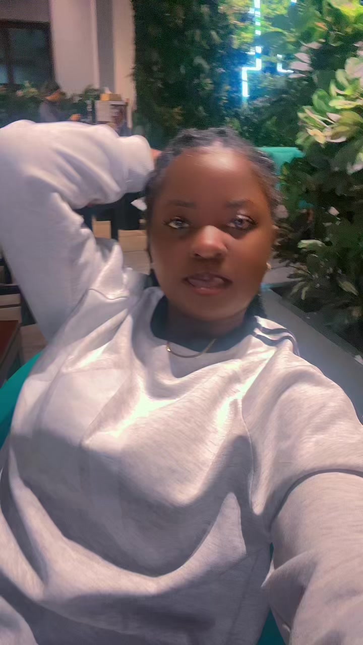 @Julie💥🌸
