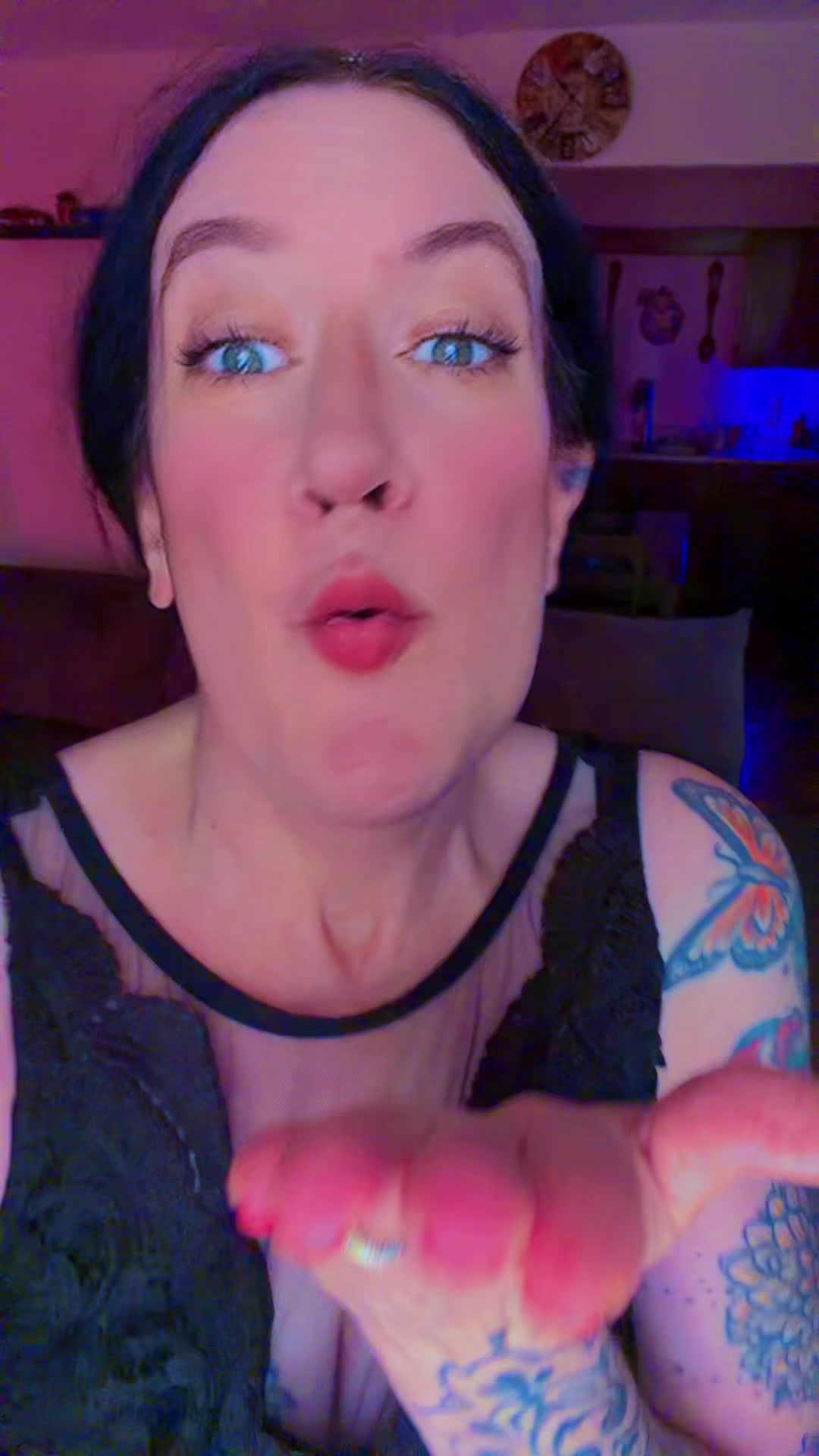 @DancingKaraokeMamacita