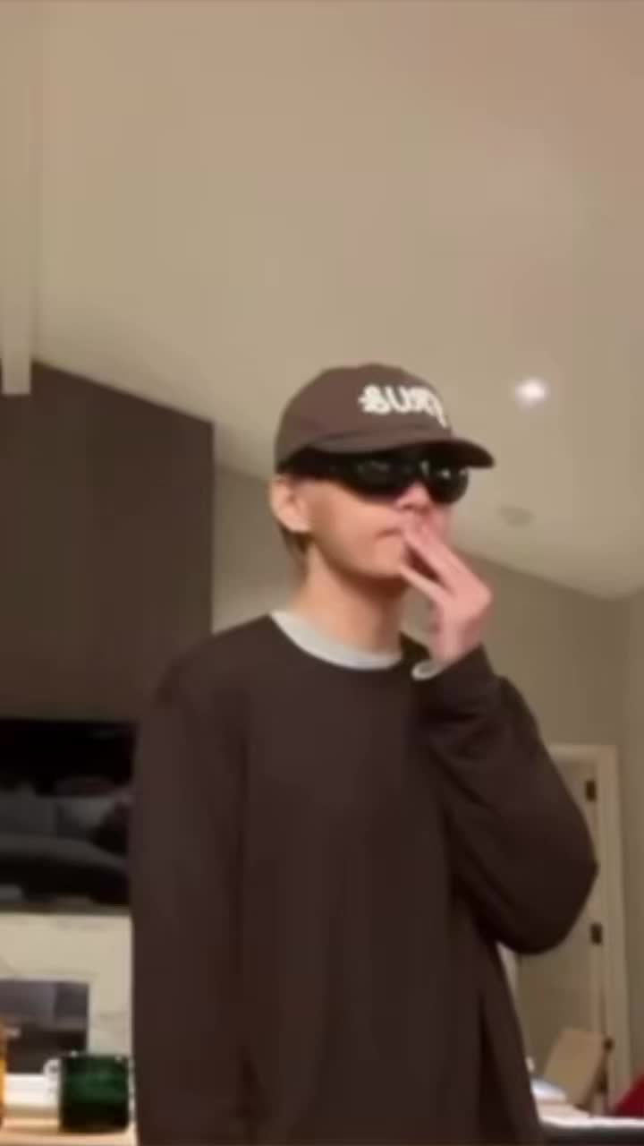 @𝐯𝐢𝐞𝐫𝐚𝐚