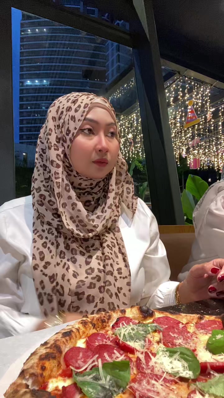 @bukanFatin