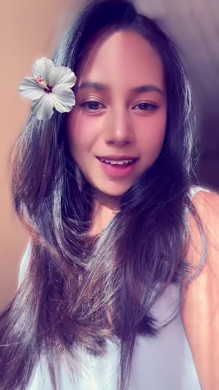 @𝒦ℴ𝓁ℴ𝒾𝓃𝒶 🍒