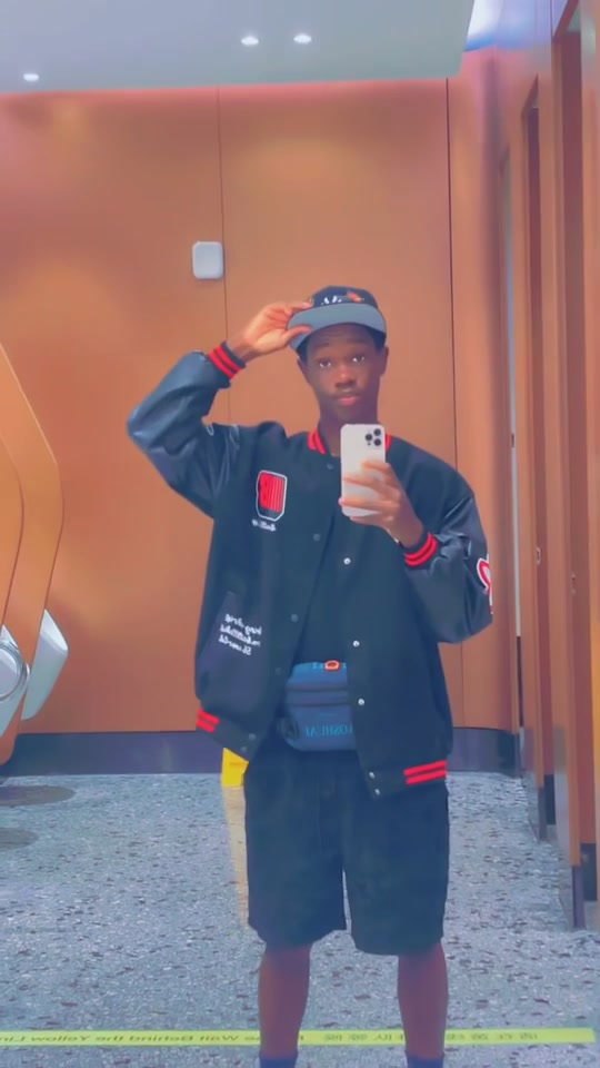 @VICTOR FOX🦊🇺🇬🇯🇲