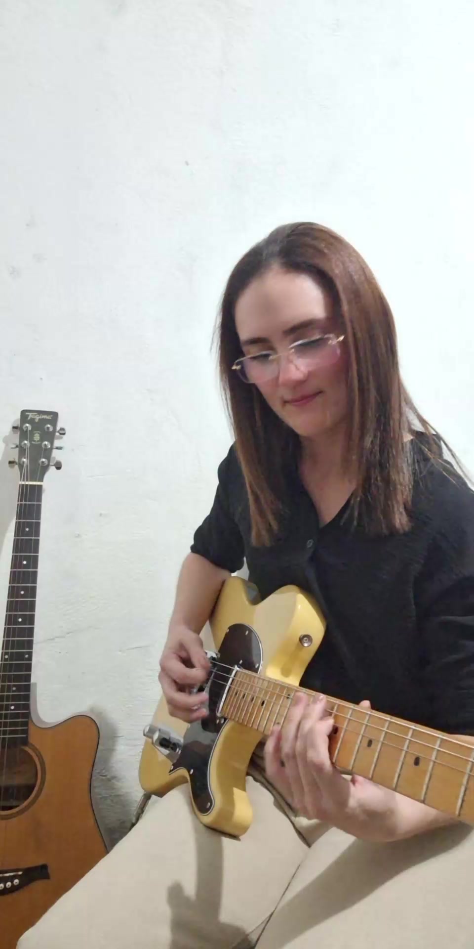@Tocando Guitarra com Lays