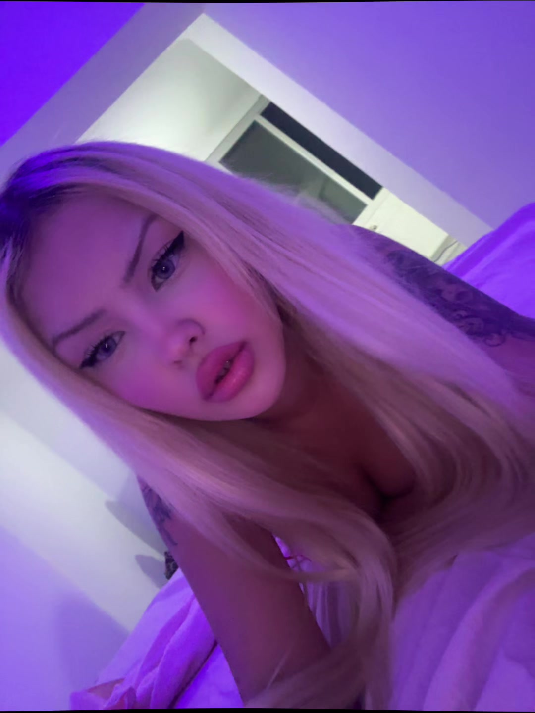 @👸🏼
