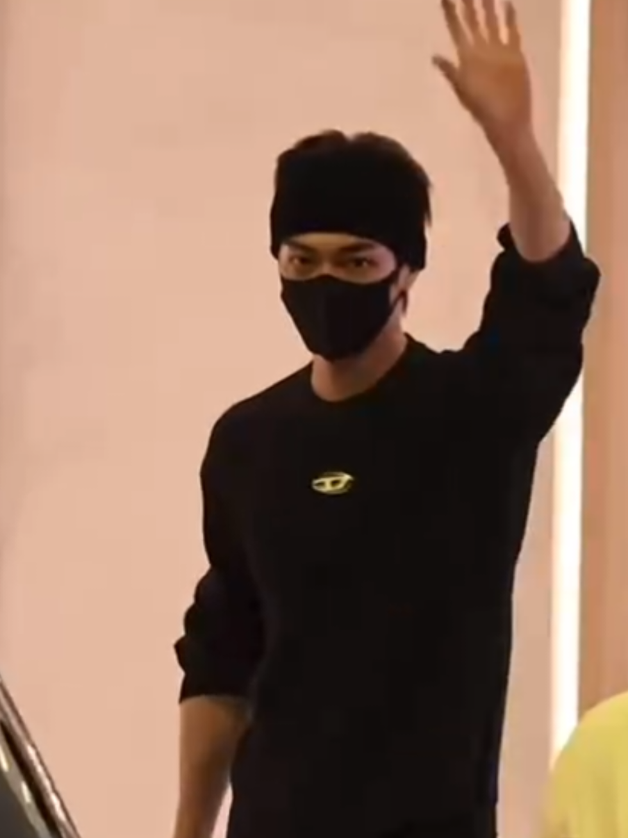 @คนป่วยNMO so cute😈🦊😈