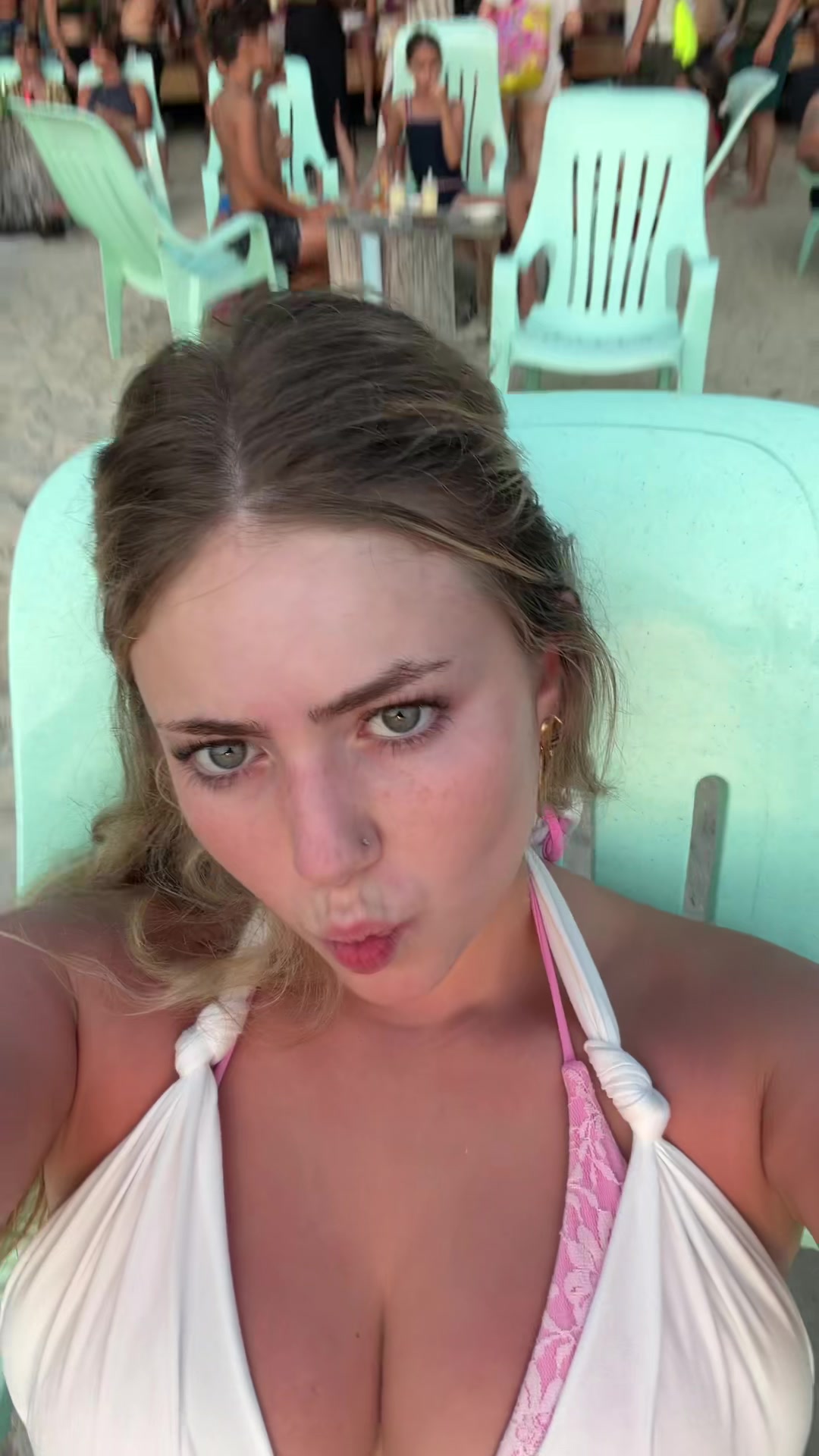 @3hotblondes_